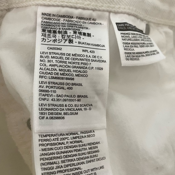 Levi’s button-front white denim skirt in 27 - Picture 7 of 10